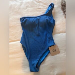 Kittenish one shoulder one piece swimsuit